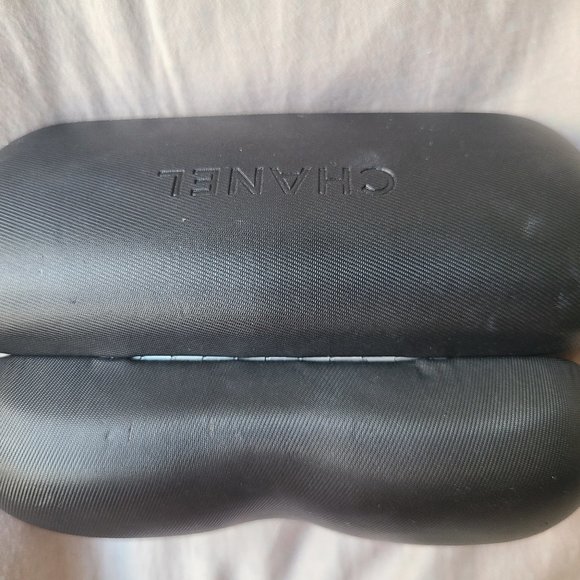 100% authentic CHANEL Sunglasses - Picture 17 of 17